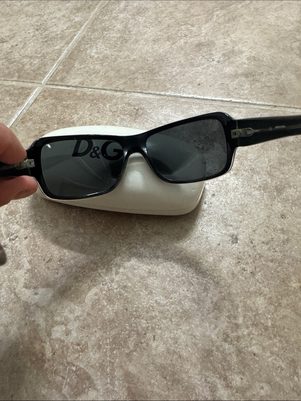 D&G Women’s Black Frame Sunglasses with Dark Lenses - Picture 3 of 4